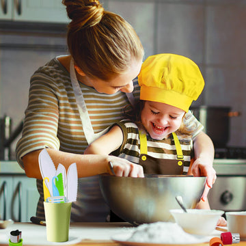 RISICULIS cake scrapers and demolding knife simplify decorating and clean-up during fun baking.