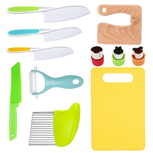 RISICULIS wooden kids knife set shown for safe, kid-friendly cooking practice