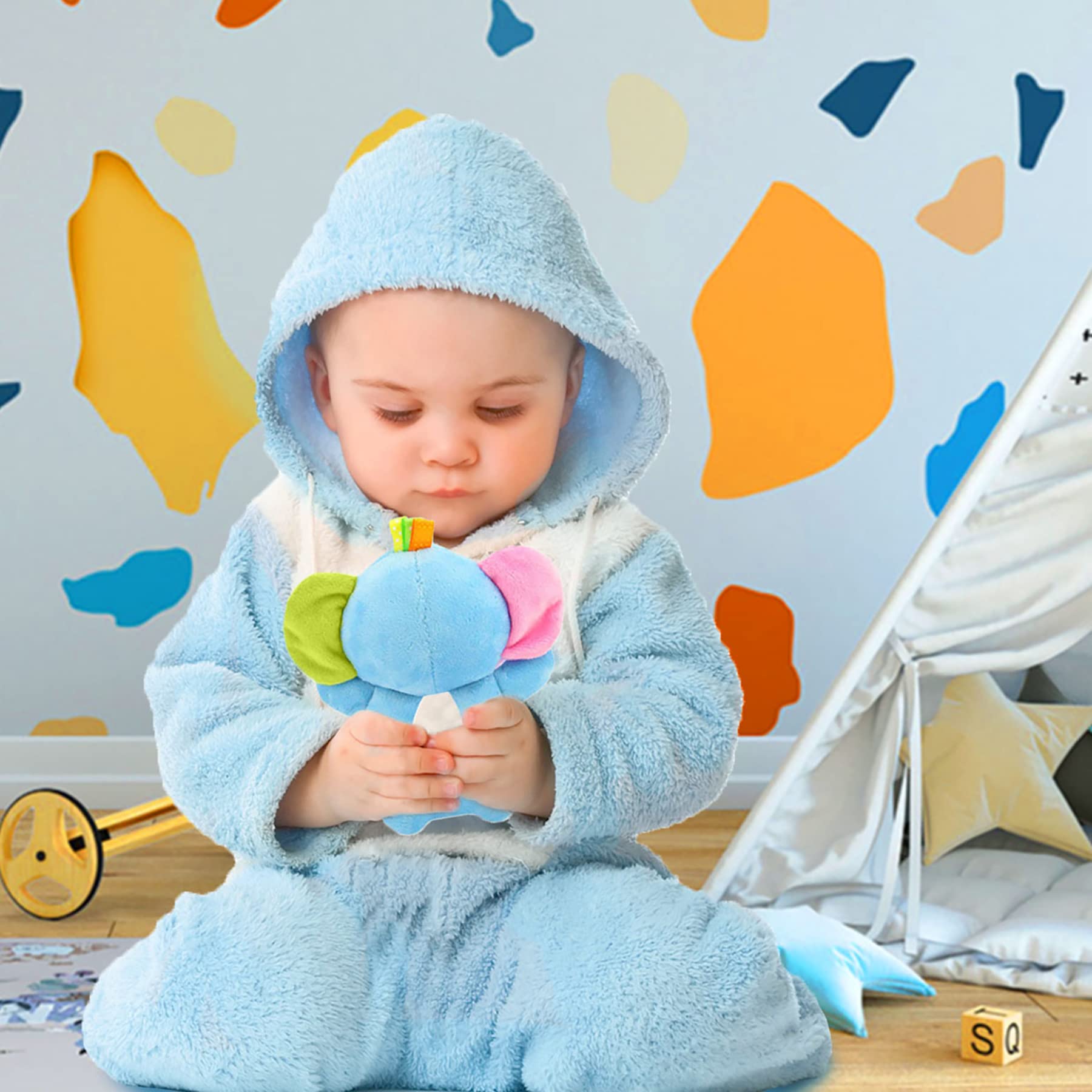 RIY vibrant colors and patterns capture baby attention and engagement