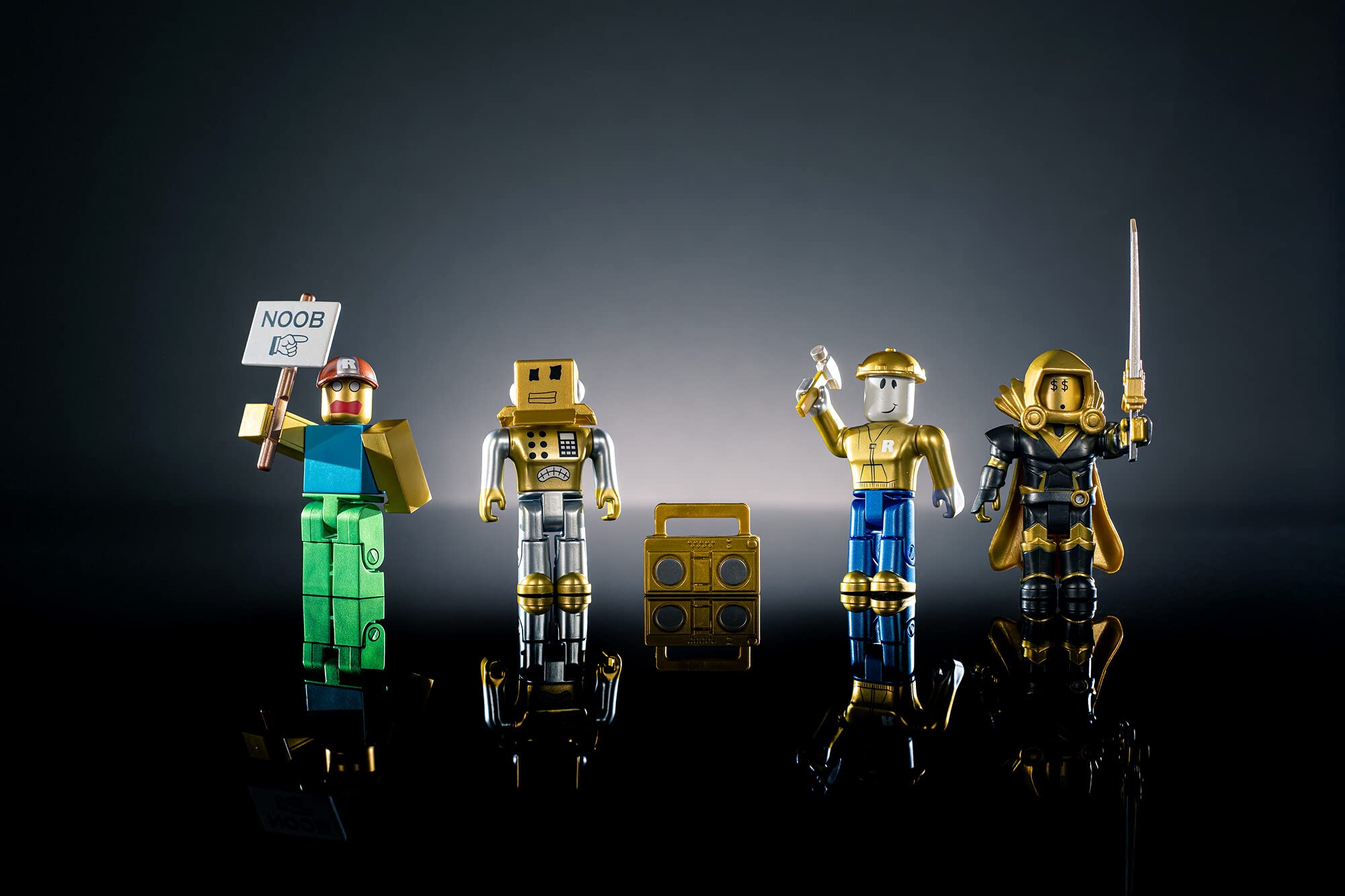 Dominus Aureus Dude gold figure regal presence for shelf appeal.