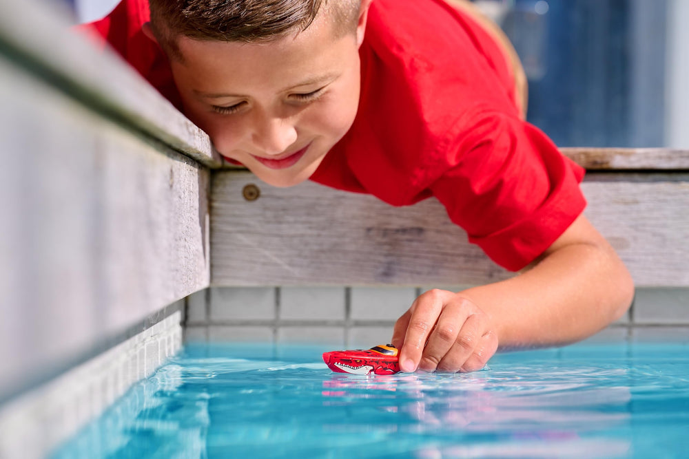 Robo Alive Robo Boats Electro-magnetic coils enable smooth, fast water racing