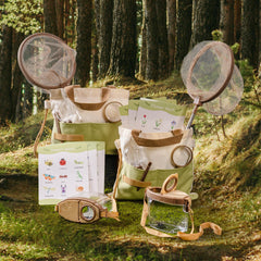 ROBOTIME bug catcher kit outdoor scene showing family-friendly exploration.