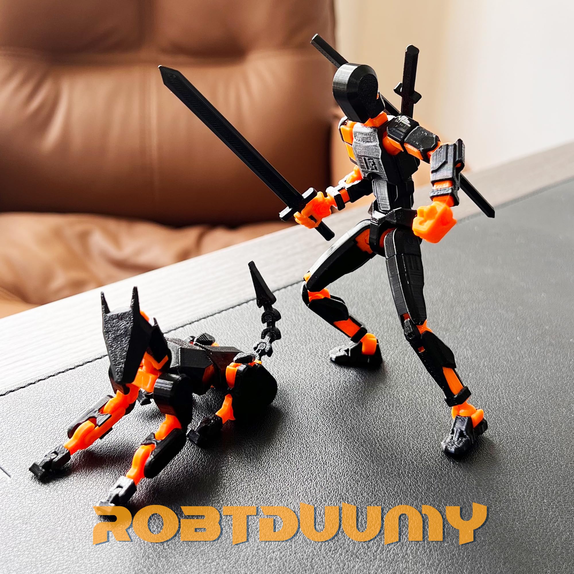 ROBTDUUMY T13 multi-jointed design enables dynamic posing and storytelling.