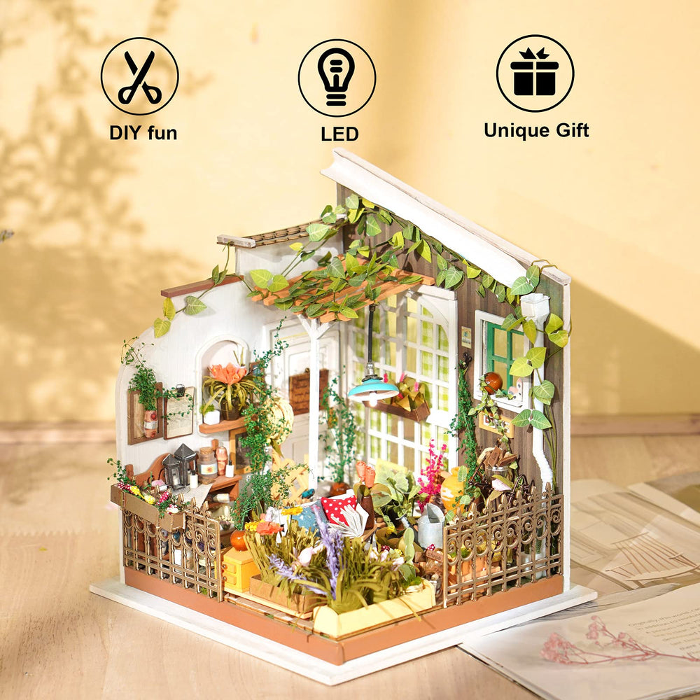 Rolife miniature assembly bags with clear, beginner-friendly instructions.