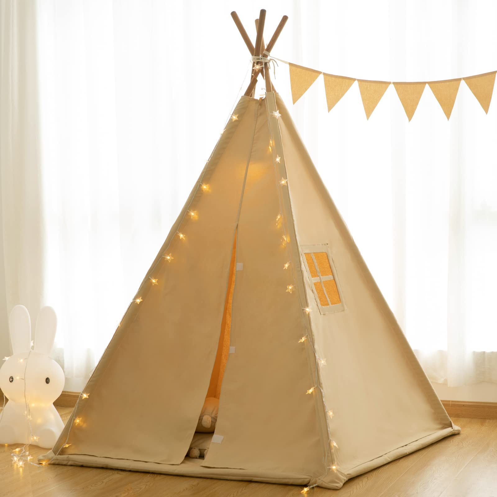 Mesh window in RongFa teepee for breathable ventilation
