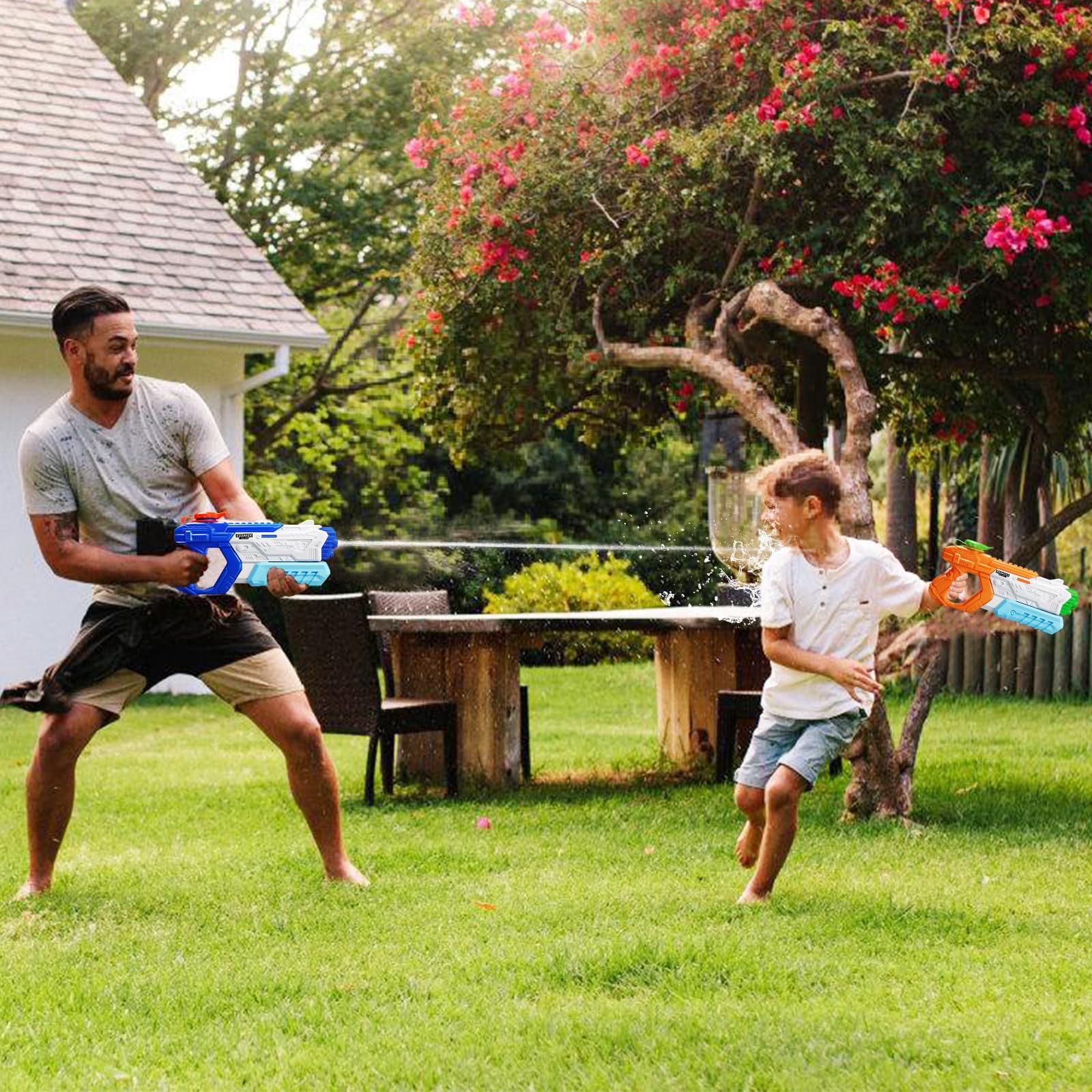 RONSTONE water gun outdoor-fun image demonstrates family-friendly summer battles