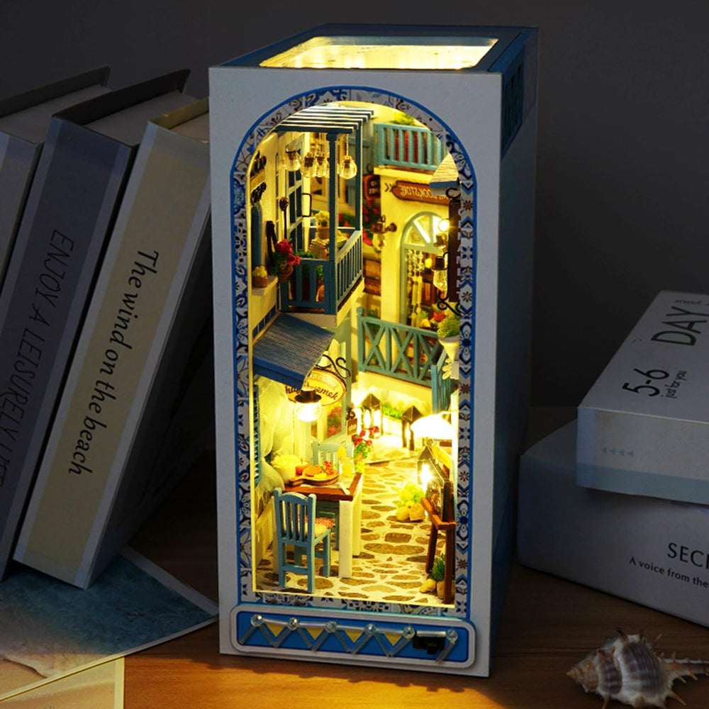 Roroom miniature dollhouse scene with detailed furniture for display