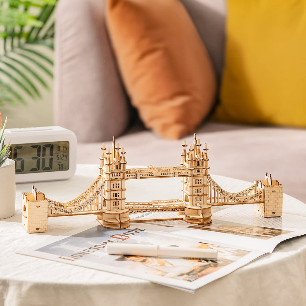 Rowood London Bridge 3D puzzle parts close-up showing precision cuts.