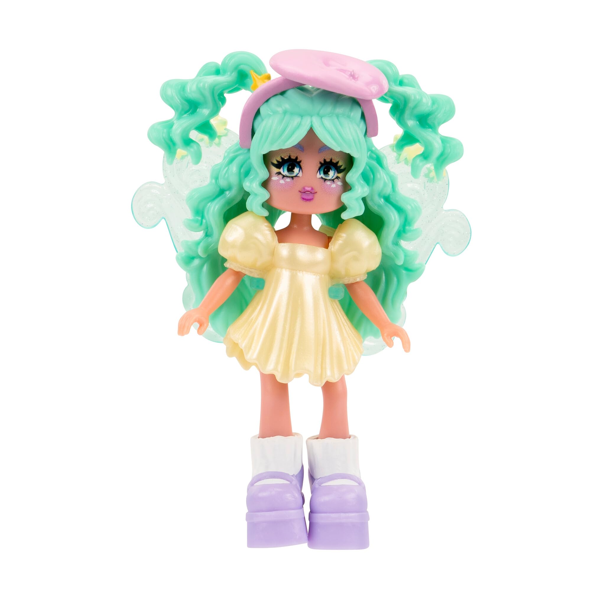Royale High 15-accessory bundle enables rich customization and creative play.