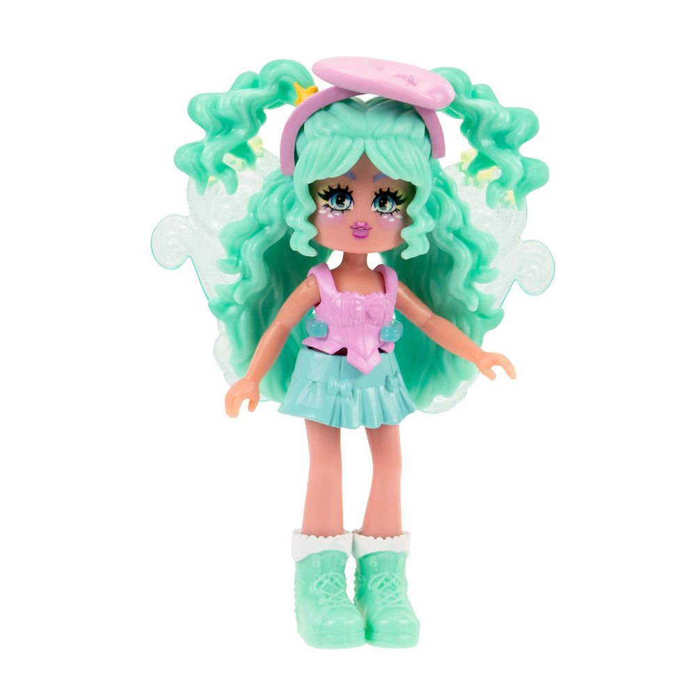 Royale High wigs set with two options to expand character looks.