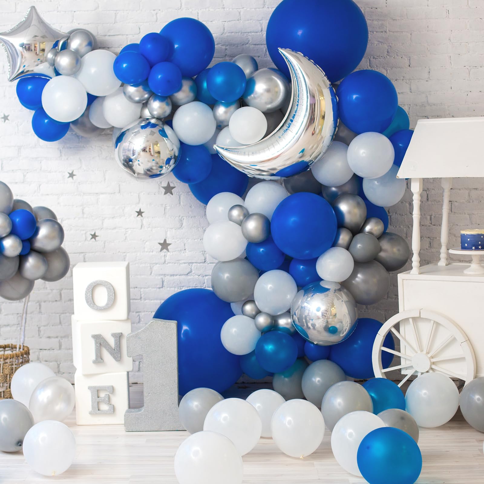 Rubfac glue dots for secure balloon garlands and arches.