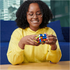 Rubik's Re-Cube 3x3 core mechanism enabling reliable rotations during use.