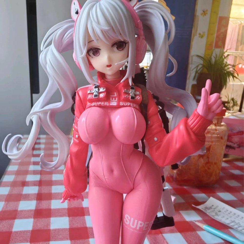 RZAHUAHU Alice PVC figure highlights vivid colors and texture