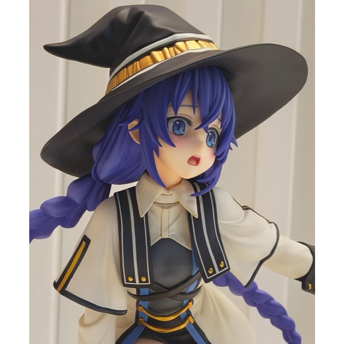 RZAHUAHU Mushoku Tensei Roxy figure pose detail shows dynamic stance
