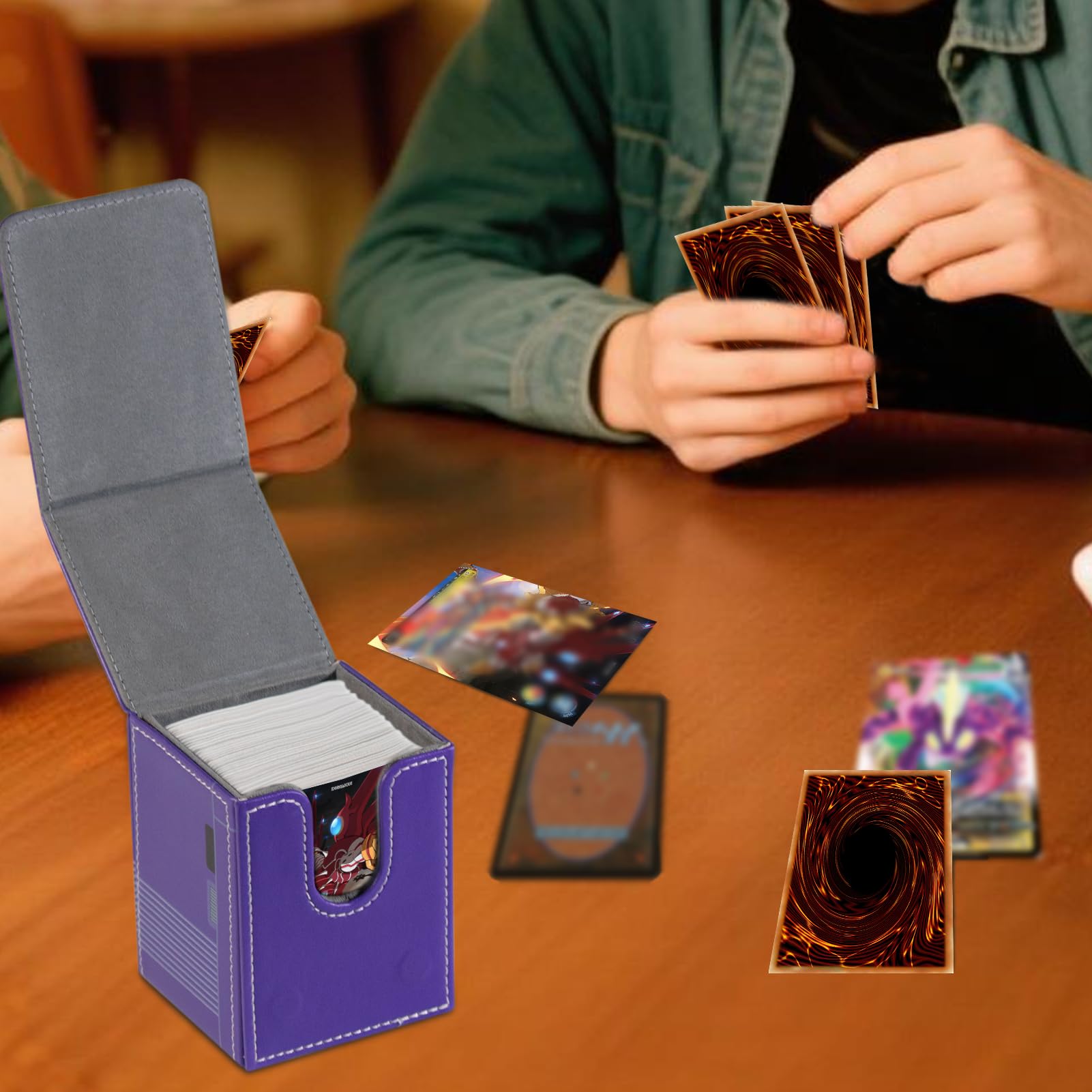 Sabermaster 100+ card capacity keeps your collection organized in one case.