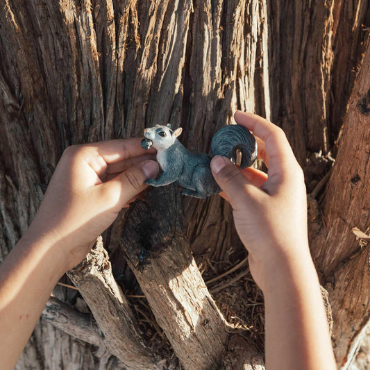 Safari Ltd gray squirrel figurine with detailed painting for realism.