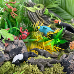 Safari Ltd Rainforest Toob Red-eyed Tree Frog for sensory discovery and storytelling