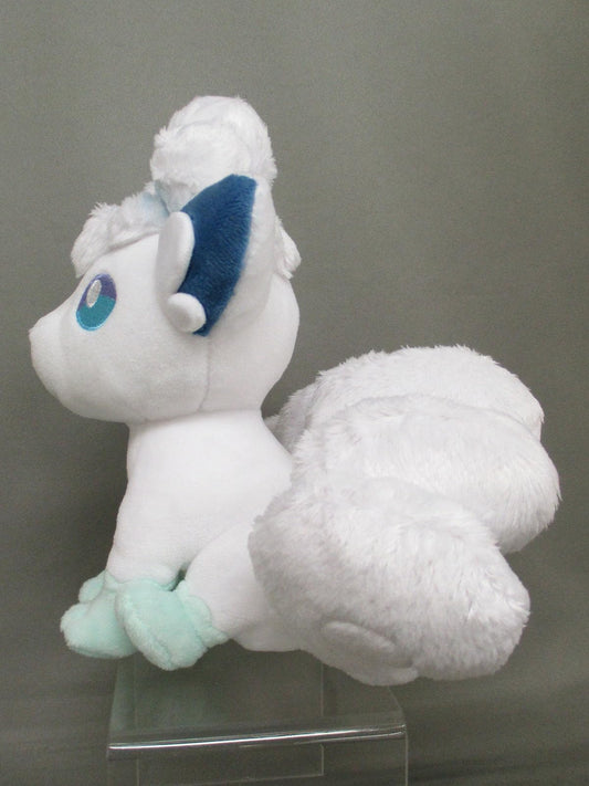 Sanei Alolan Vulpix plush fabric close-up showing soft fur for cuddling.