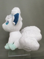 Sanei Alolan Vulpix plush fabric close-up showing soft fur for cuddling.