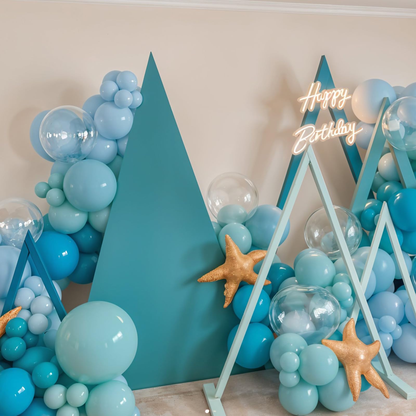 Saxuxu Transparent balloons create airy, light backdrop for decor