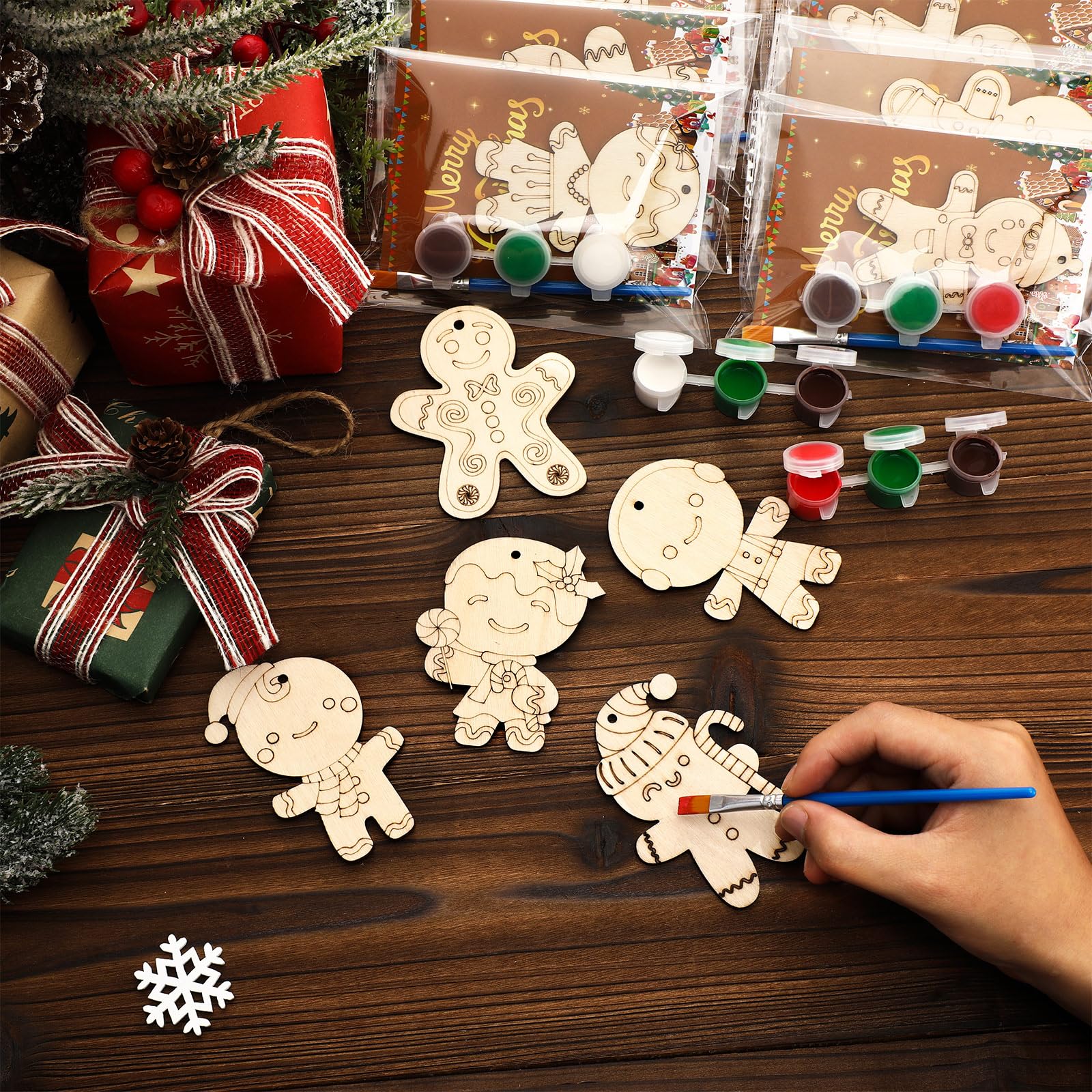 Saypacck mini watercolor paints provide bright colors for festive decorations