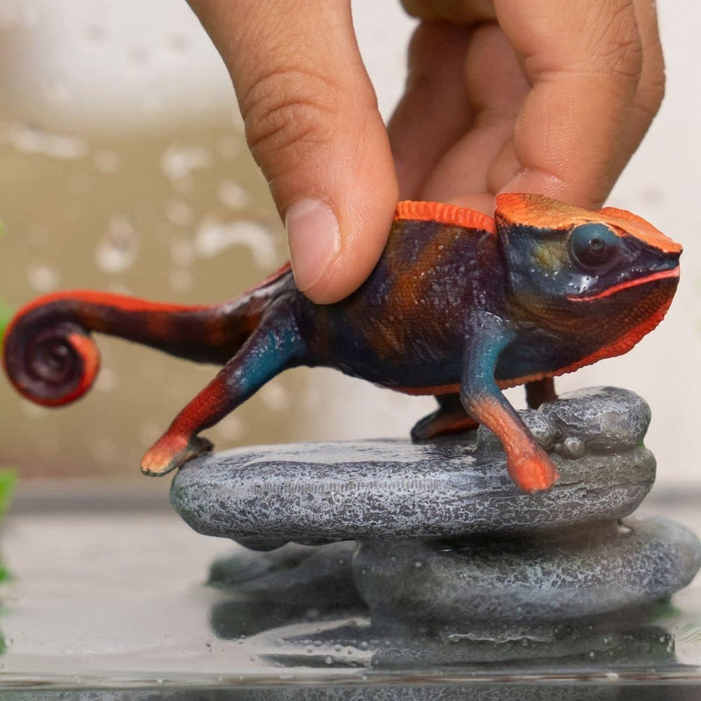 Schleich Wild Life durable toy ready for rough-and-tumble play and travel.