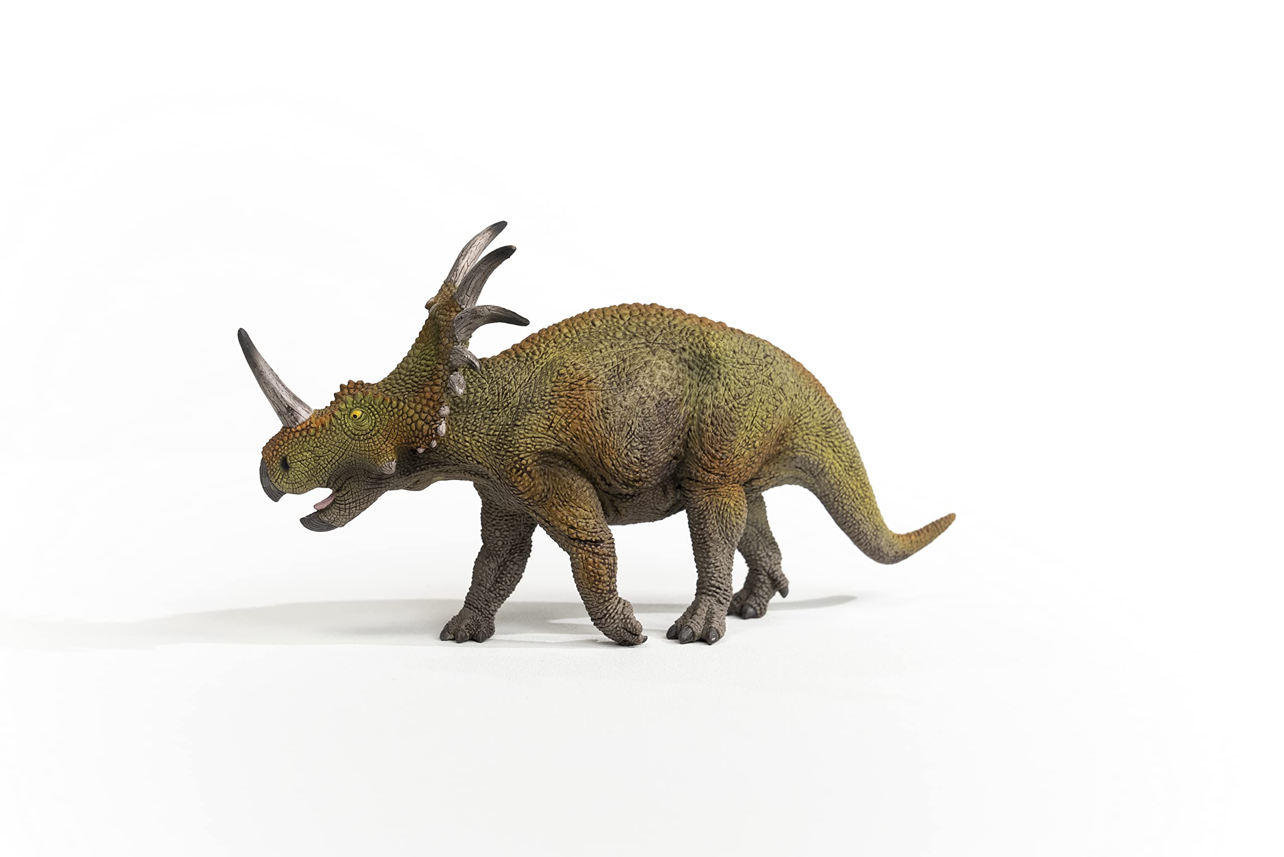 Schleich Styracosaurus crest and spikes for authentic dinosaur appearance.