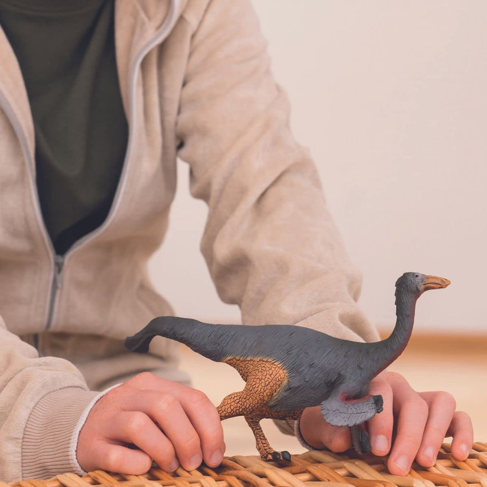 Schleich Gallimimus figurine texture close-up shows detailed skin and teeth realism