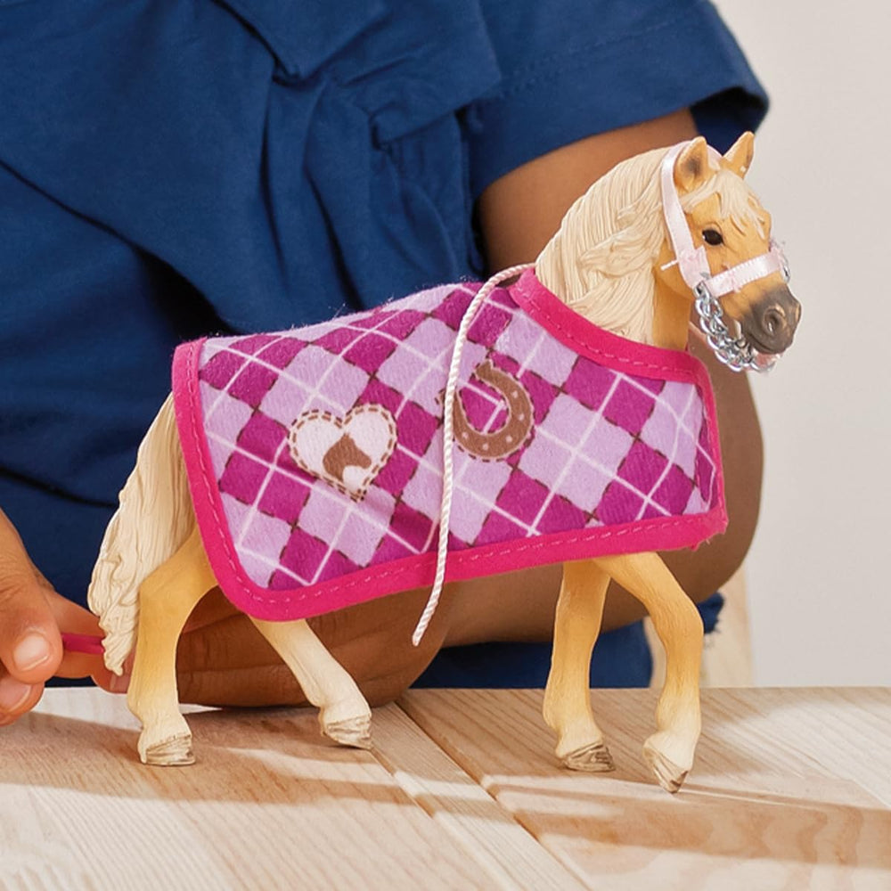 Schleich Horse Club accessories set enhances storytelling and pretend play with Sofia's figure.