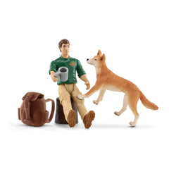 Schleich Wild Life Outback Adventures distinctive fur badge design highlights fruit-inspired details