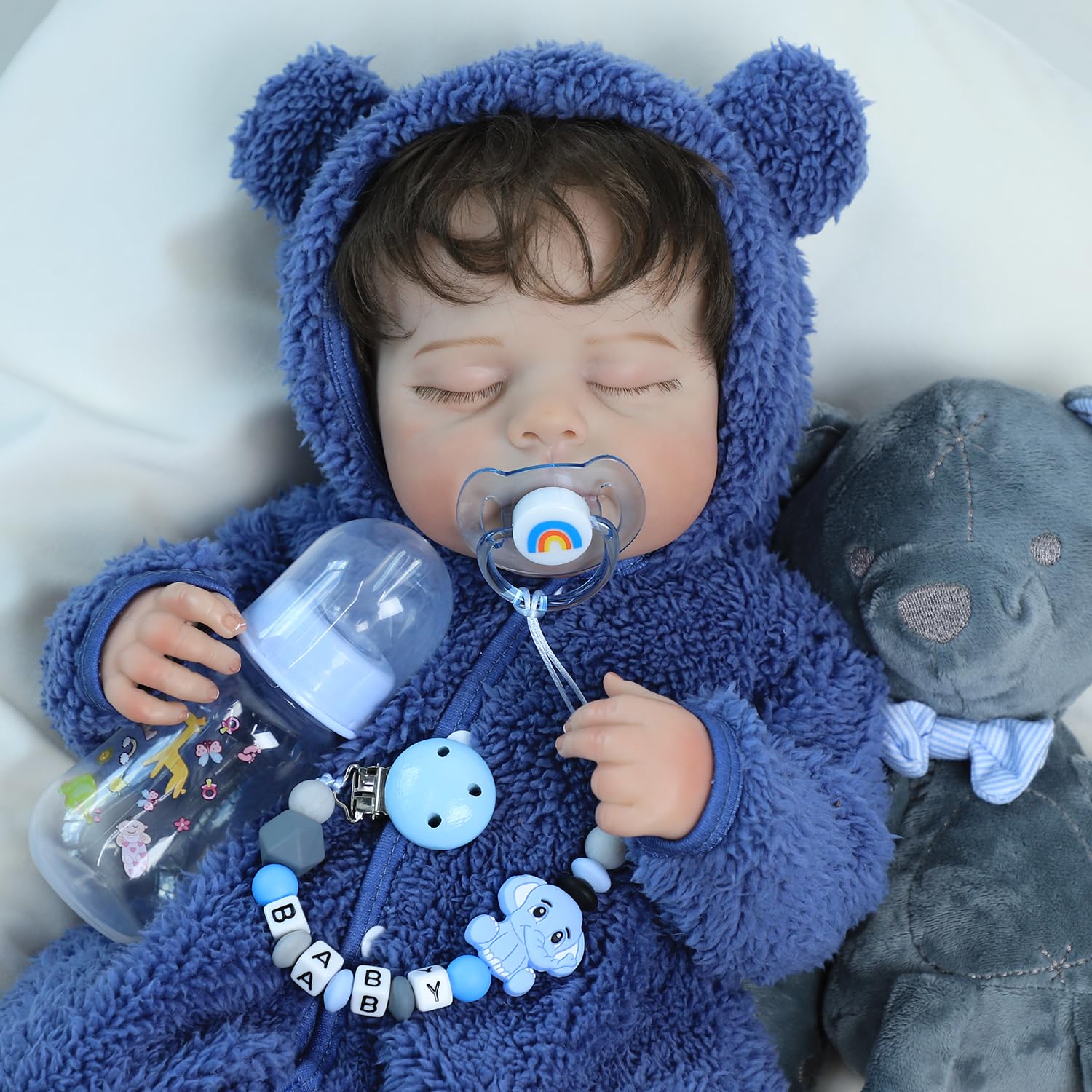 SCOM magnetic pacifier for reborn dolls, secure and realistic during dress-up.
