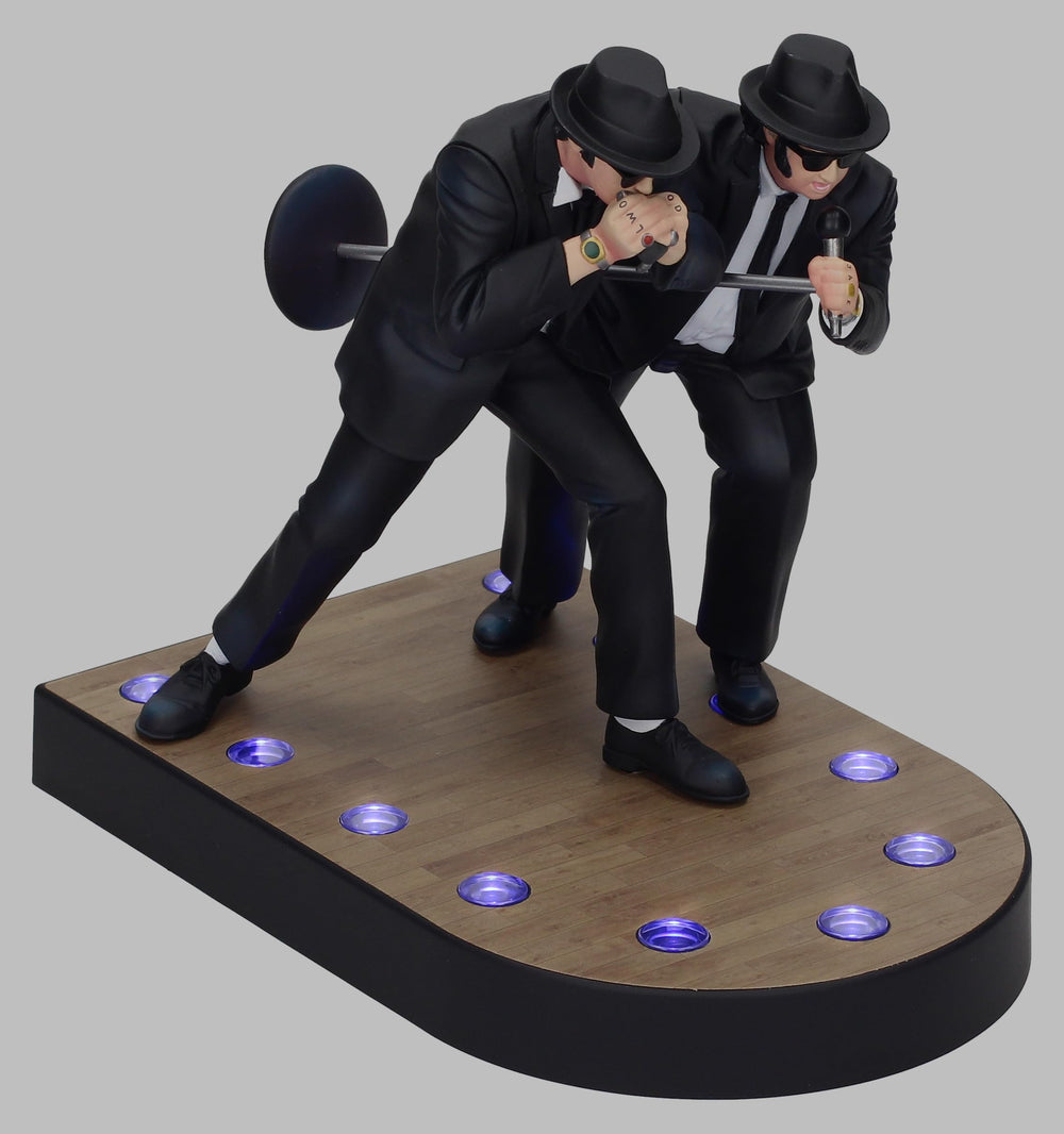 SD TOYS 18 cm tall figure ideal for shelf display