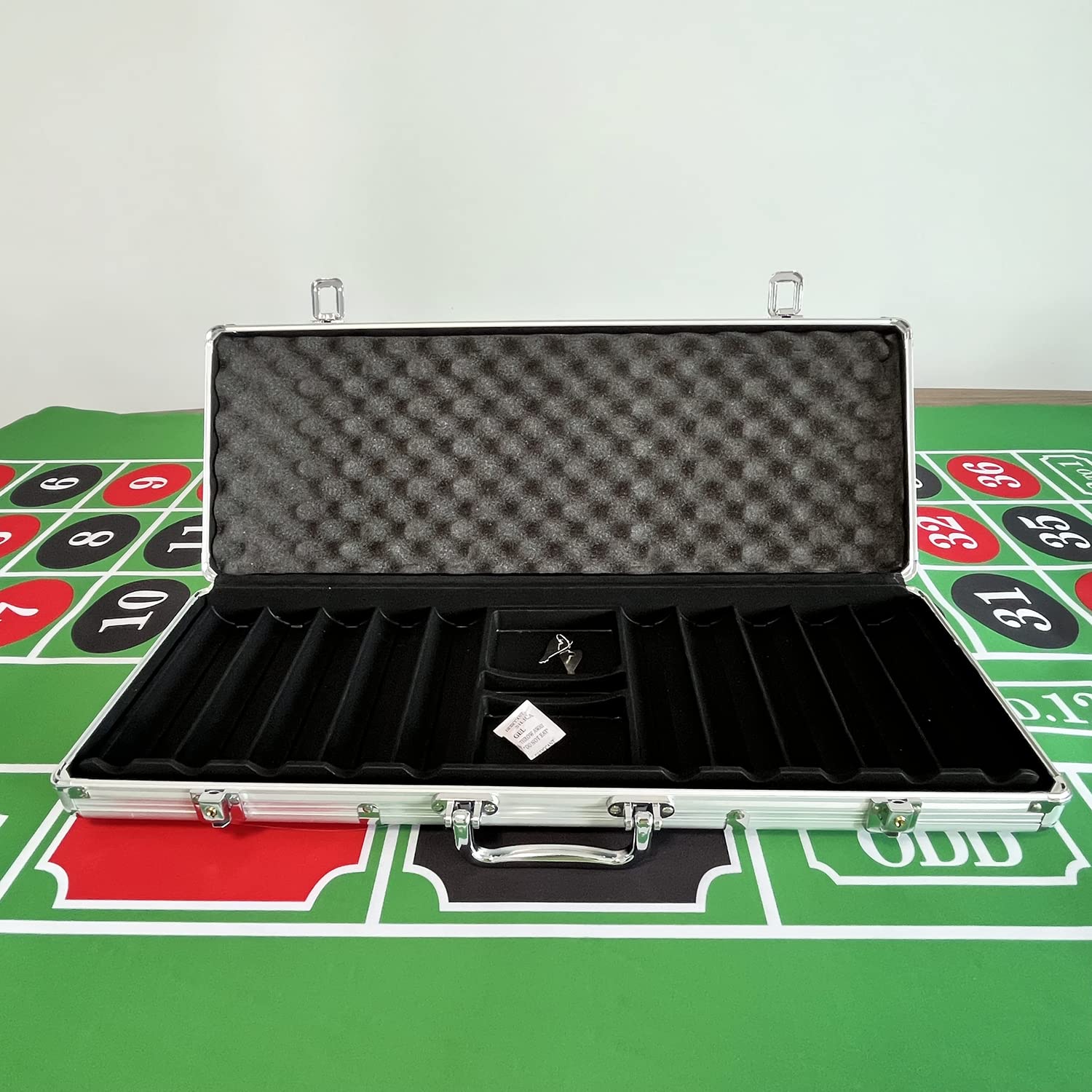 SEETOOOGAMES rounded corners and secure locks protect contents during transport.
