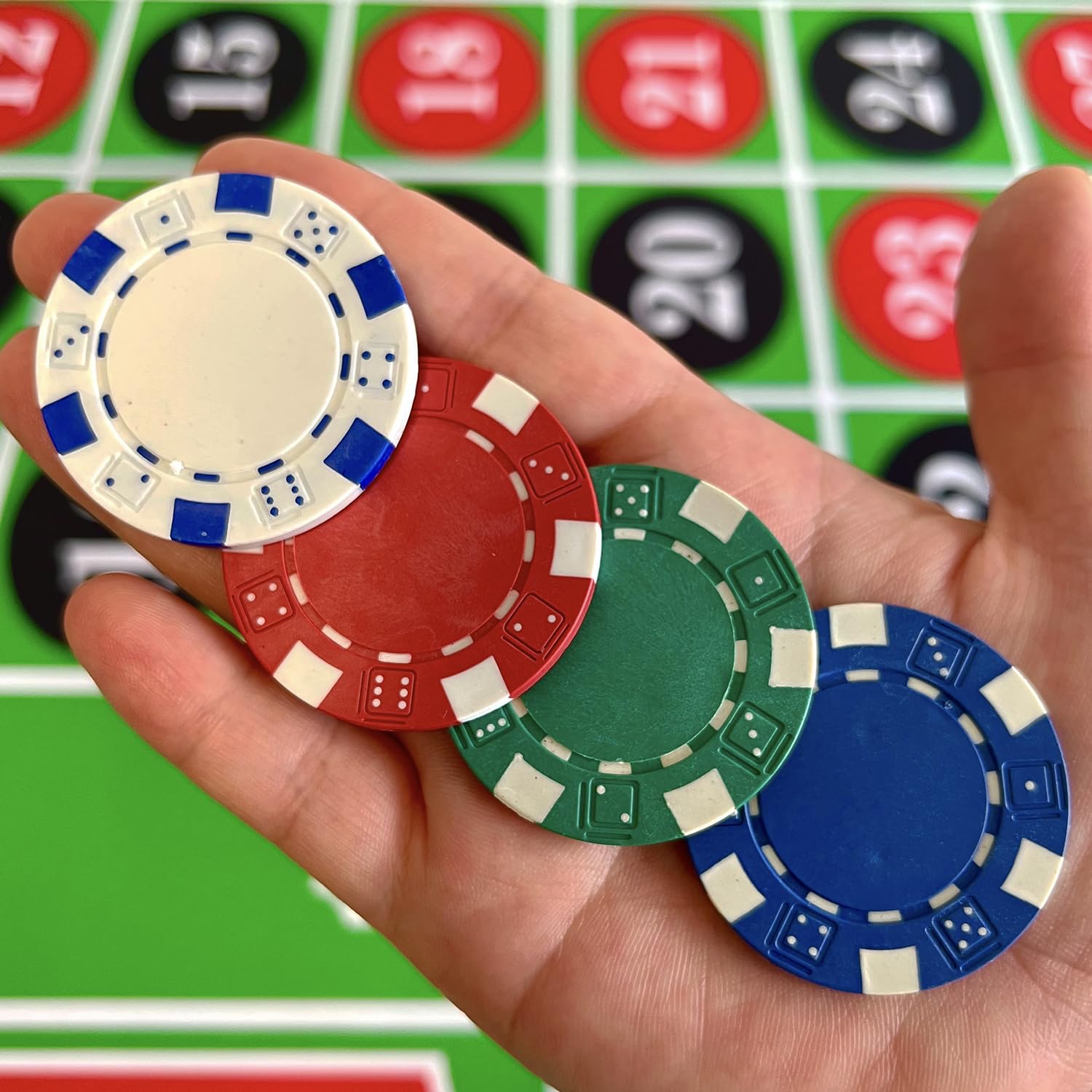 SEETOOOGAMES poker chip blue side supports smooth play and comfortable handling.
