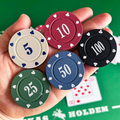 SEETOOOGAMES close-up showing 39 mm diameter chips for comfortable grip