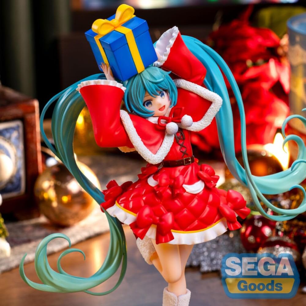Six-angle views of the SEGA Hatsune Miku Christmas 2024 Ver. Luminasta figure