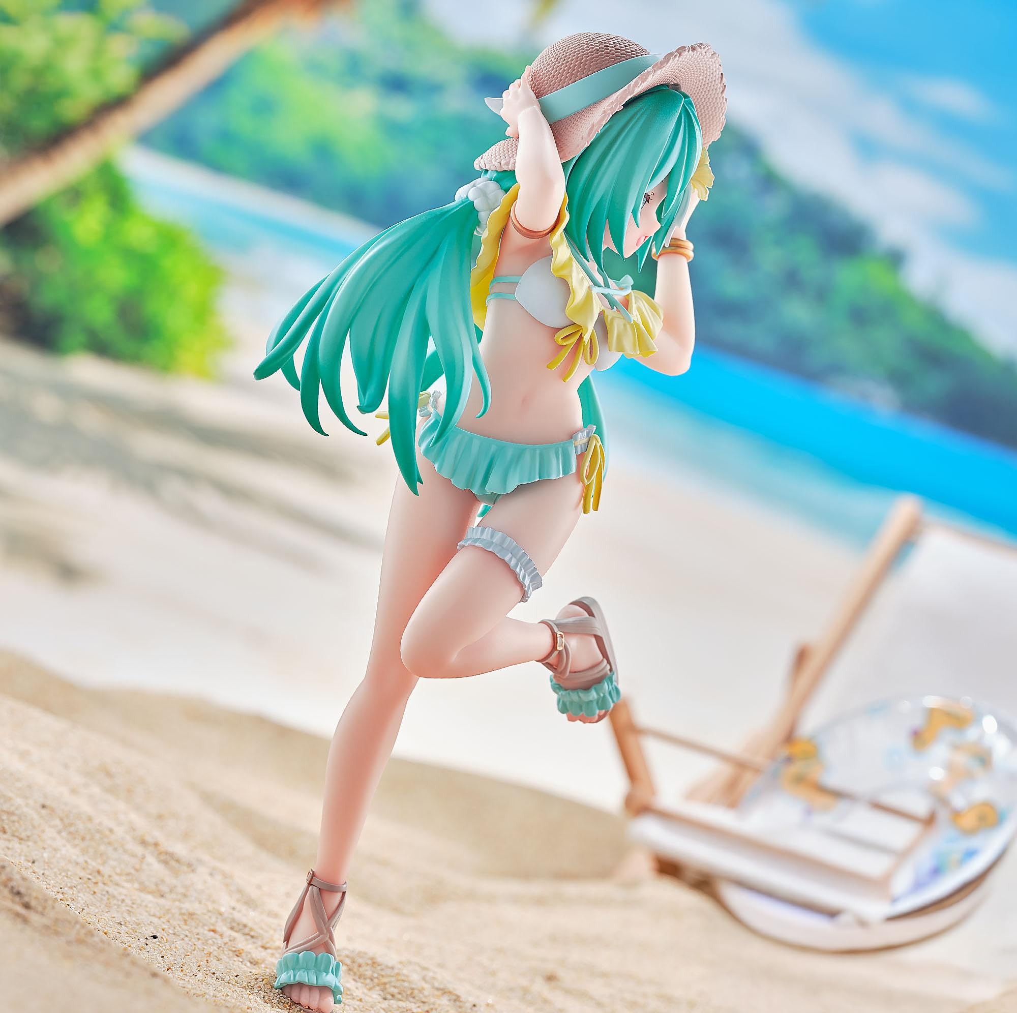 SEGA Luminasta Hatsune Miku Vol.1 figure display ready for shelves and desks.
