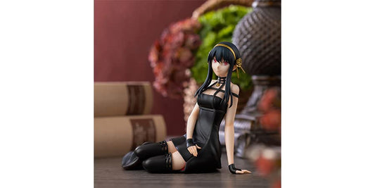 SEGA Spy x Family Yor Forger PM Perching Figure on display, ideal for desk decor and collection