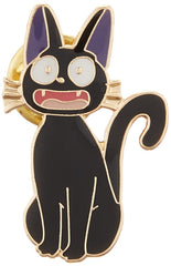 Seisen Ghibli pin badge Gigi smile MH-02 front view, ideal for display