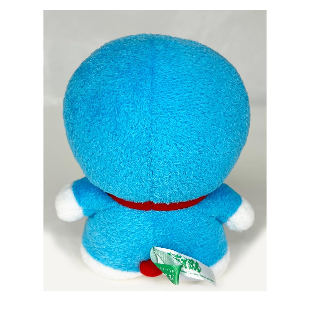 Sekiguchi Doraemon plush face detail emphasizing friendly expression
