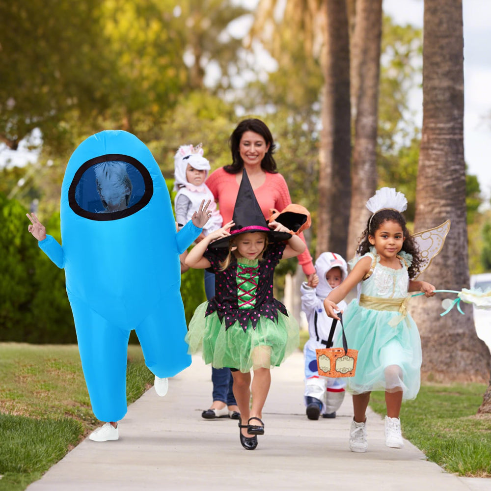 Servllcell one-size-fits-most image illustrates versatile sizing for many kids.