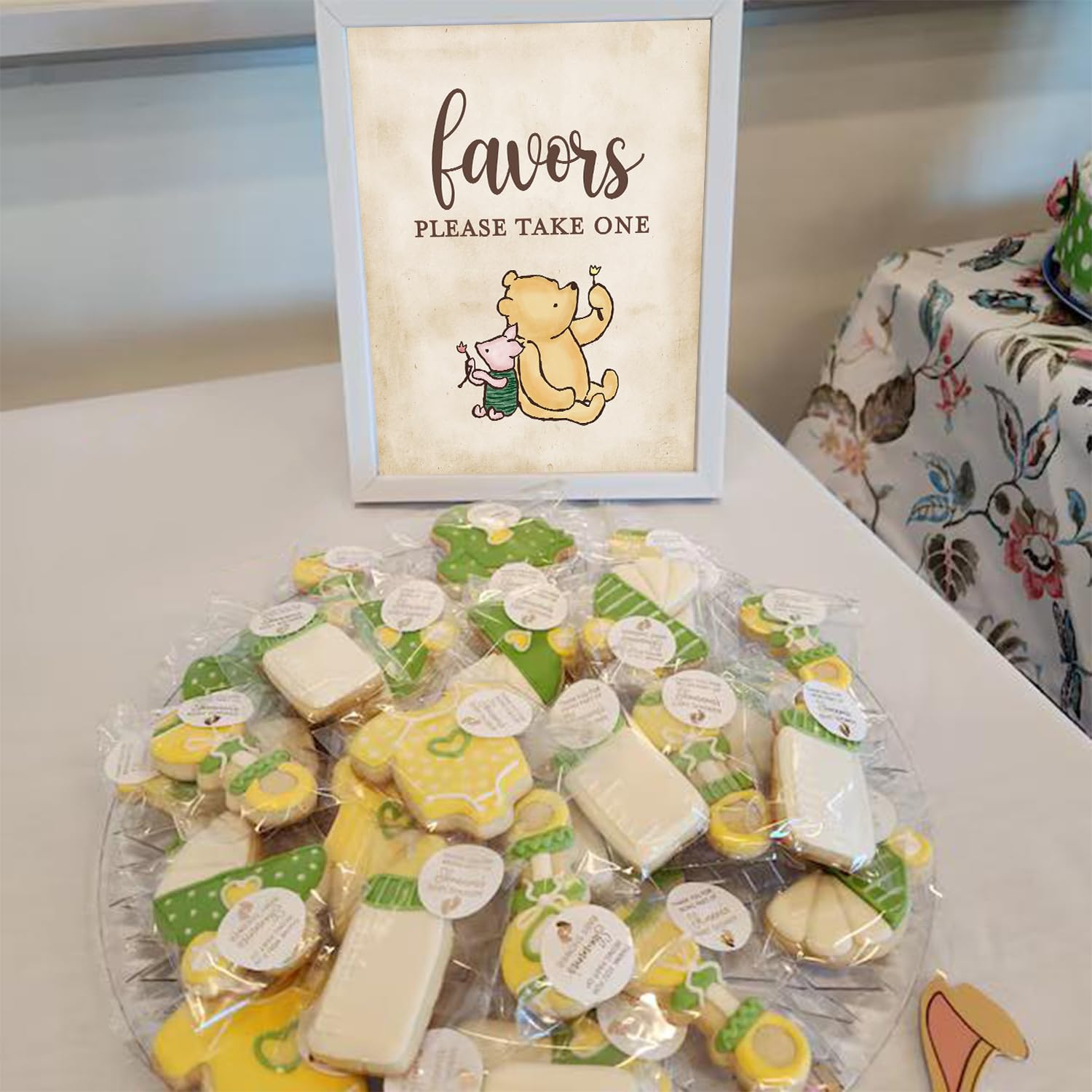 SHELLBOBO Winnie Bear table signs are versatile for baby showers, newborns, and birthdays.