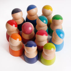 SHIERDU wooden dolls help with color recognition and shape sorting during playtime.