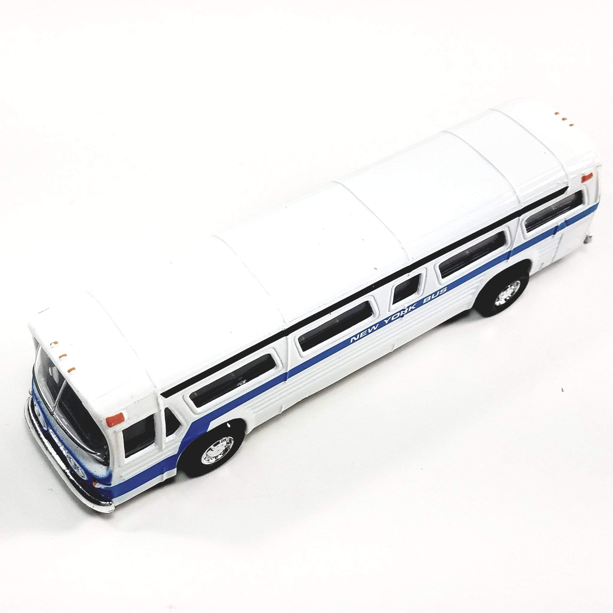 Showcast diecast bus highlights interior plastic parts and craftsmanship.