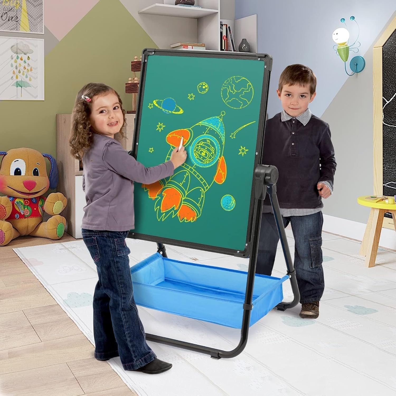Siairo Kids Art Easel folds flat for easy storage when not in use.