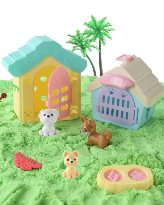 Sikmcle sandbox with lid offering secure storage and portability.