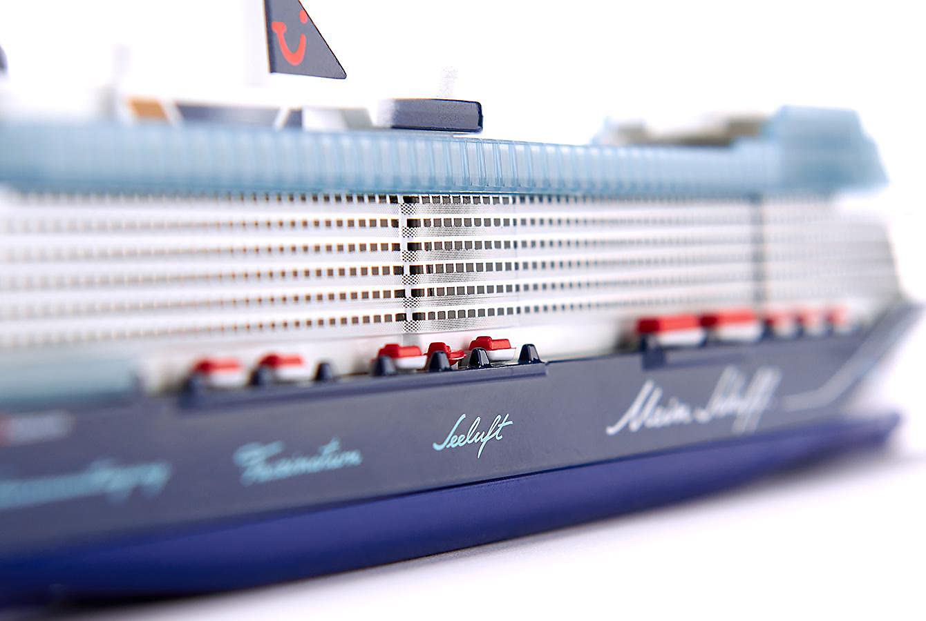 Siku 1730 cruise ship sized 22.4 cm for compact display.