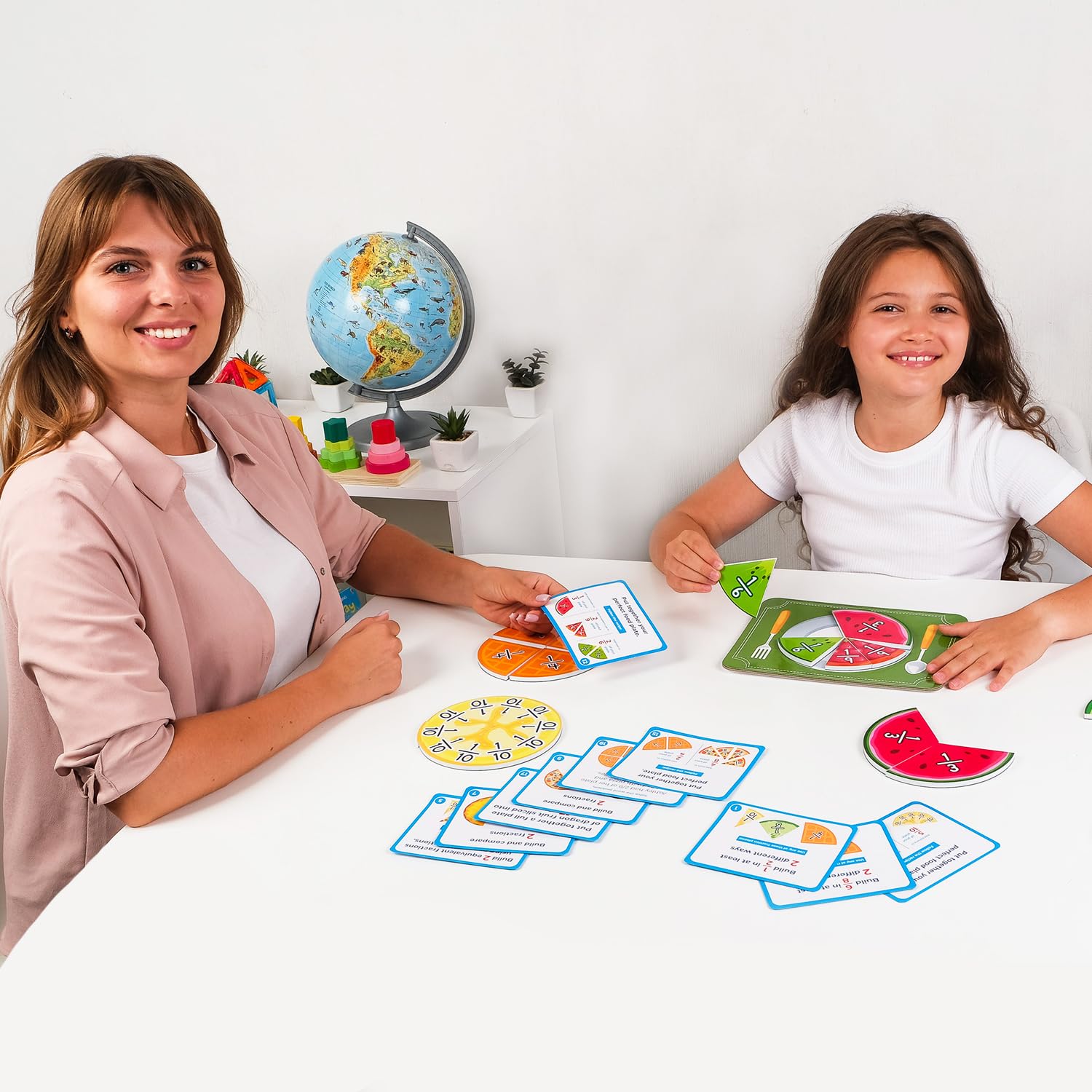 Simply Magic anti-scratch laminated surface protects colors during use