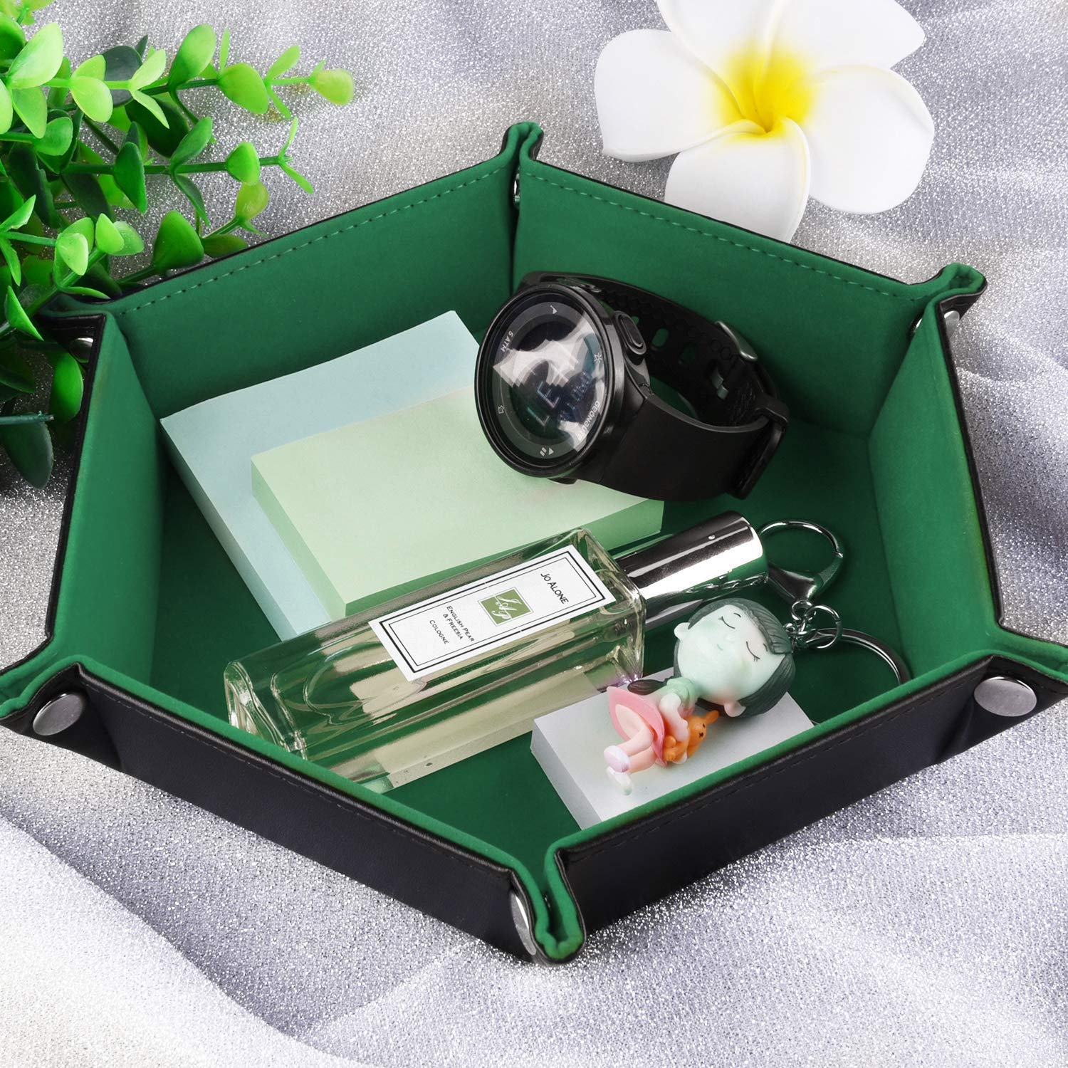 SIQUK hexagon dice tray ready for table or travel