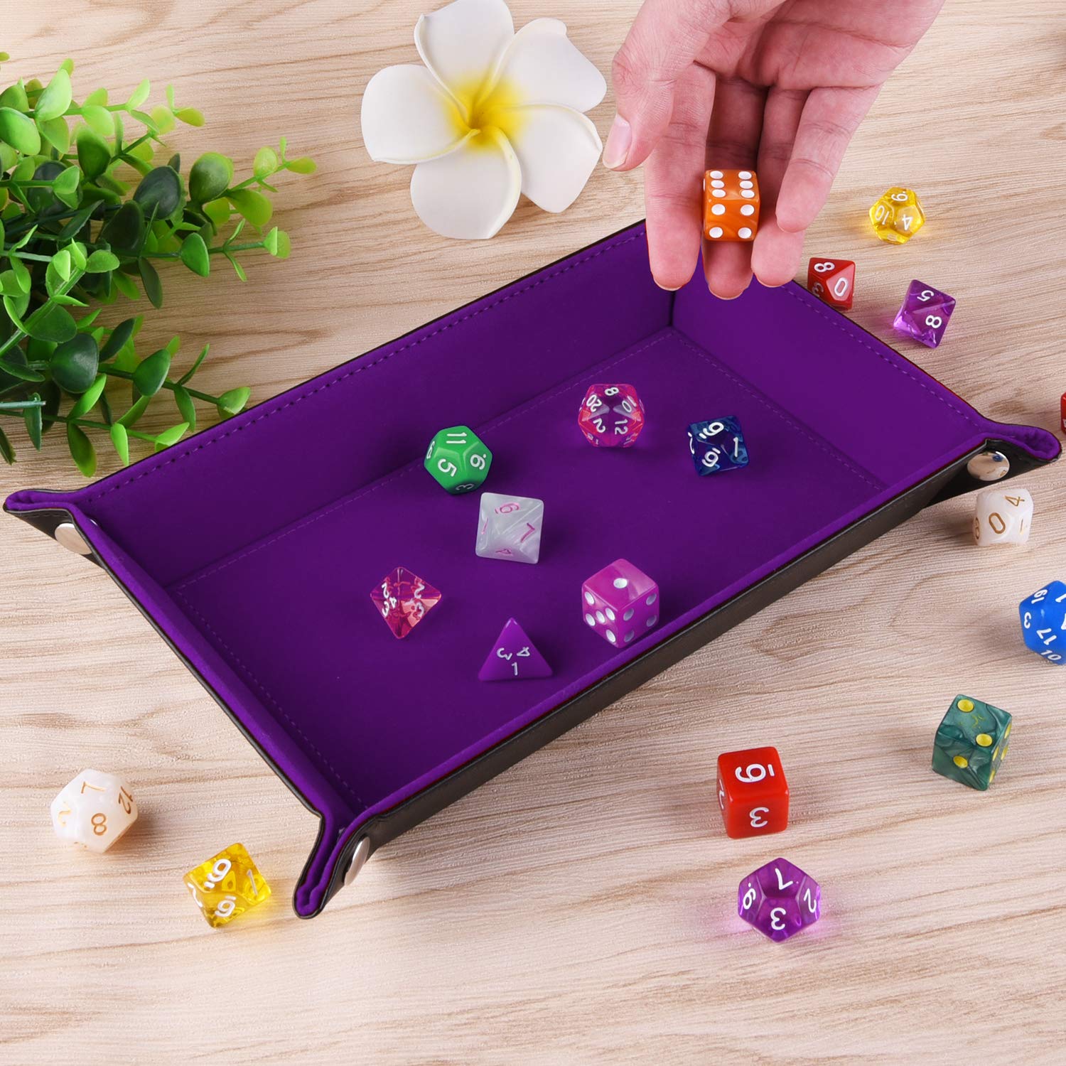 SIQUK dice tray makes a perfect gift for DND players on the go.